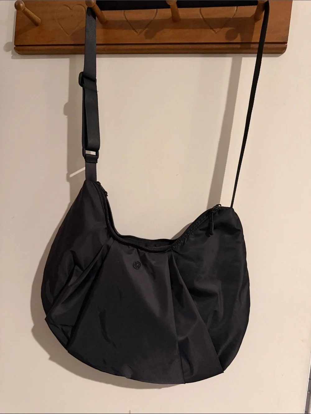 Black Women's Shoulder Bag - Unbranded Lightweight Crossbody